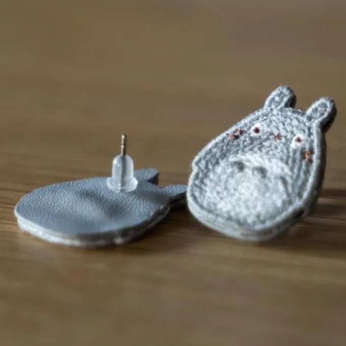 Maison Ghibli Bijoux|Bijou Boucle d’oreilles Broderie Totoro gris - Mon Voisin Totoro
