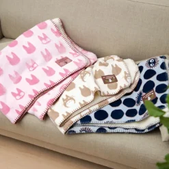 Maison Ghibli Linge De Maison|Couverture moirée Jiji silhouette 70x100 cm - Kiki la petite sorcière