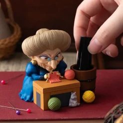 Maison Ghibli Boites À Bijoux|Figurine pot à crayon Yubaba tricote - Le Voyage de Chihiro