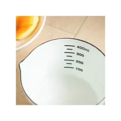 Maison Ghibli Cuisine Et Table|Tasse à mesurer émail Noiraudes 450ml - Mon Voisin Totoro