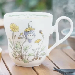Maison Ghibli Cuisine Et Table|Tasse Totoro Chapeau de Fleurs Jaunes - Mon Voisin Totoro